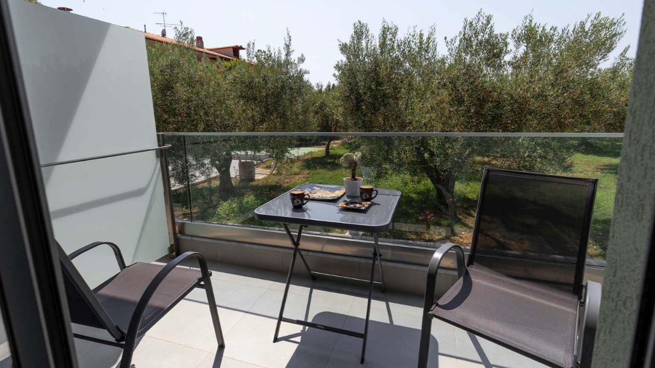 غيراكيني Estelle Family Luxury Apartments & Suites المظهر الخارجي الصورة
