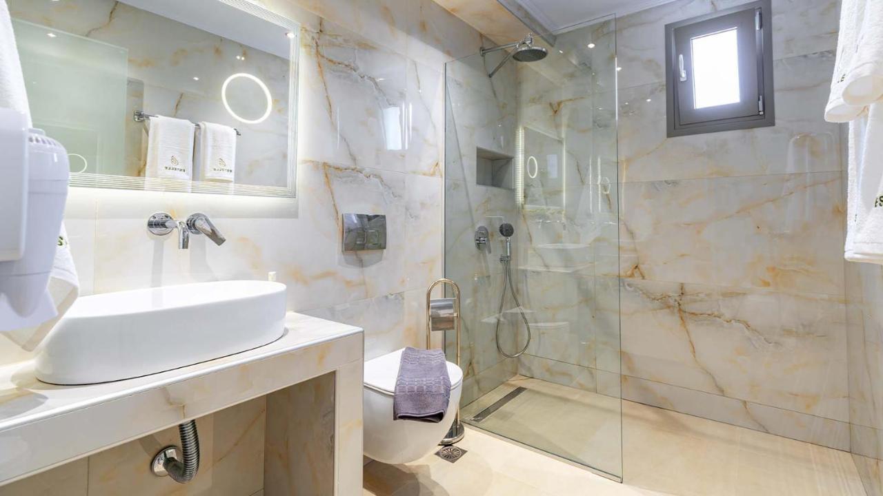 غيراكيني Estelle Family Luxury Apartments & Suites المظهر الخارجي الصورة