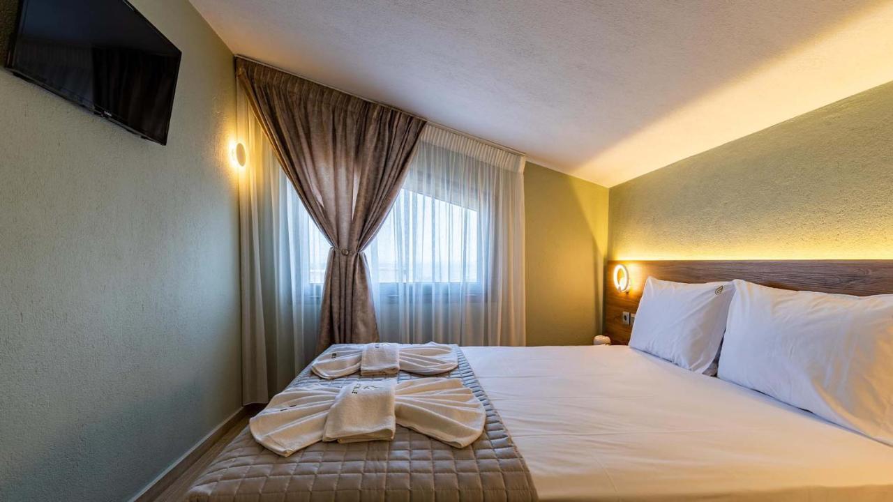 غيراكيني Estelle Family Luxury Apartments & Suites المظهر الخارجي الصورة